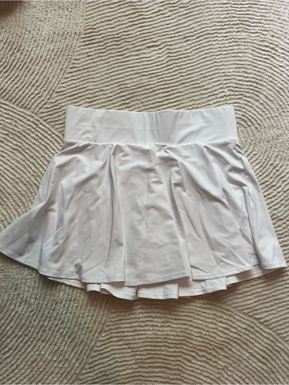 Baleaf White Skater Tennis Skirt with Wide Waistband